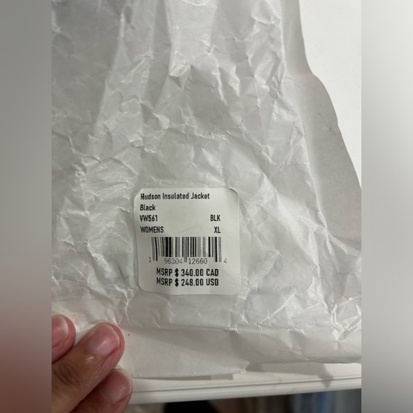 Vuori Women's XL Hudson Insulated Jacket Black NWT Medium-Weight Relaxed Fit - Picture 6 of 7